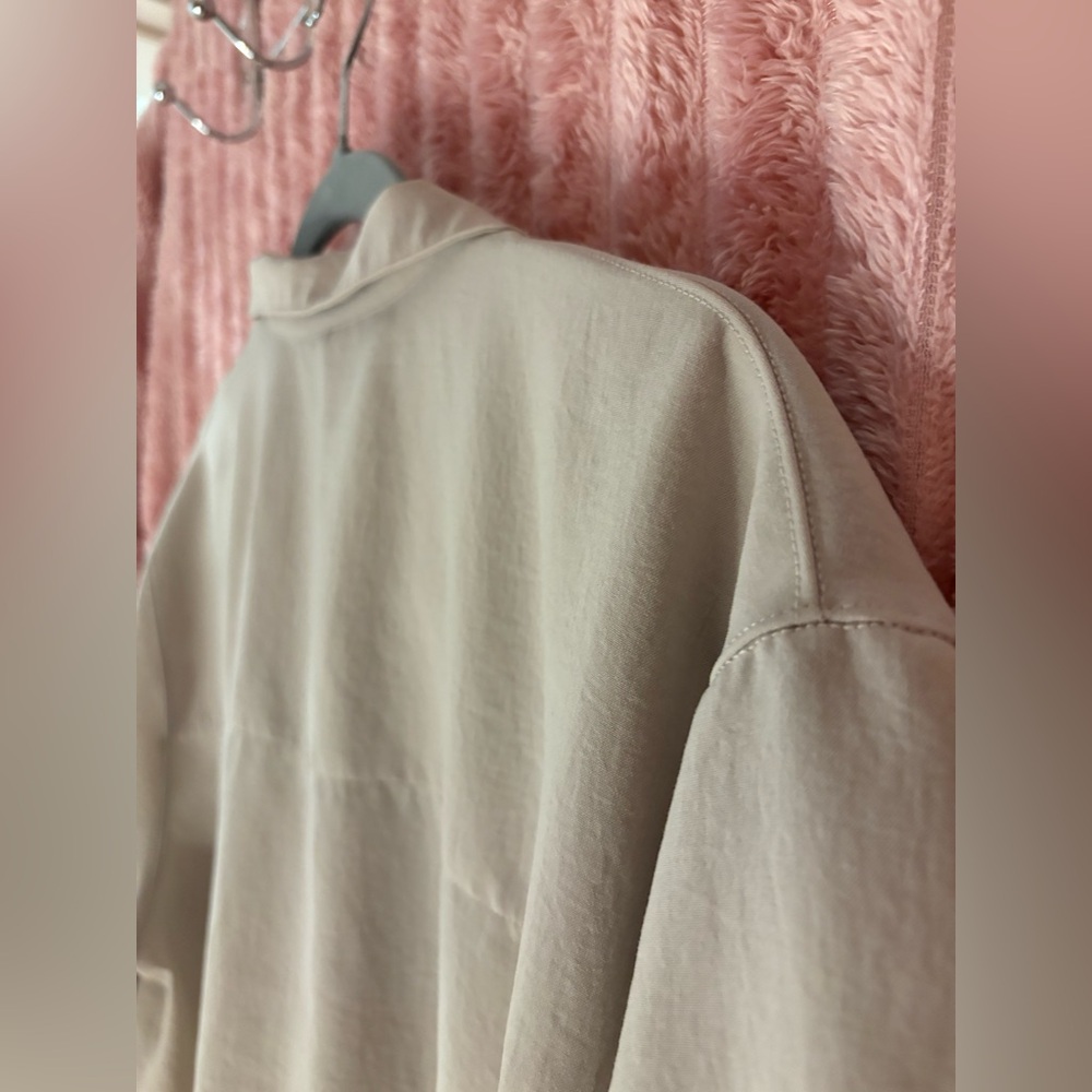 Lululemon Men•Lightweight Camp Collar Button-Up Shirt Pocket•Tan•LIKE NEW•Sz Med - Picture 11 of 15
